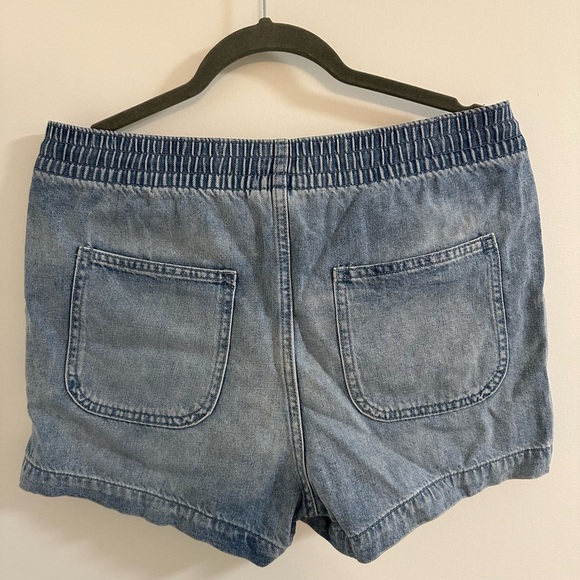 Gap | Light Loose Fitting Denim Shorts | Size Small - Picture 2 of 2